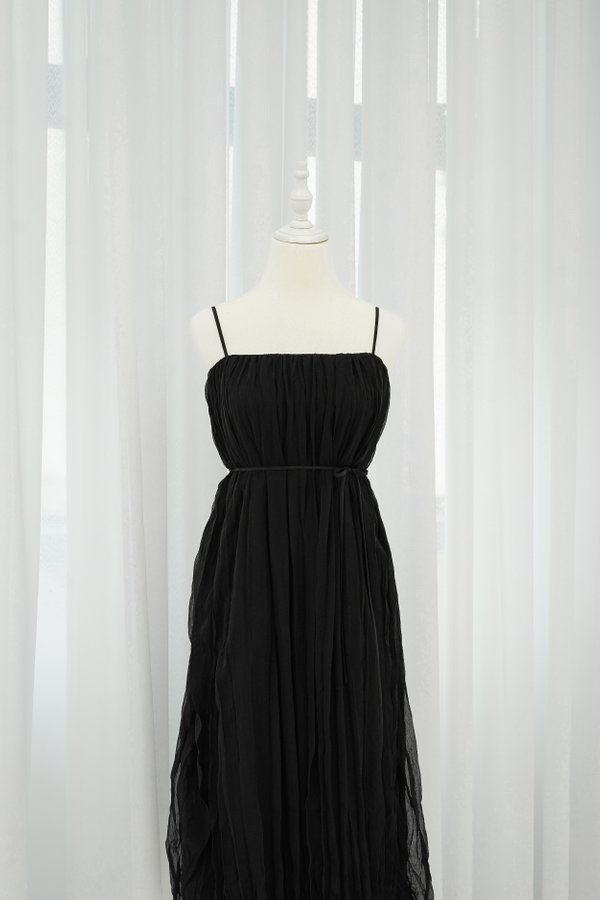 Selena Crinkle Midi Dress in Black