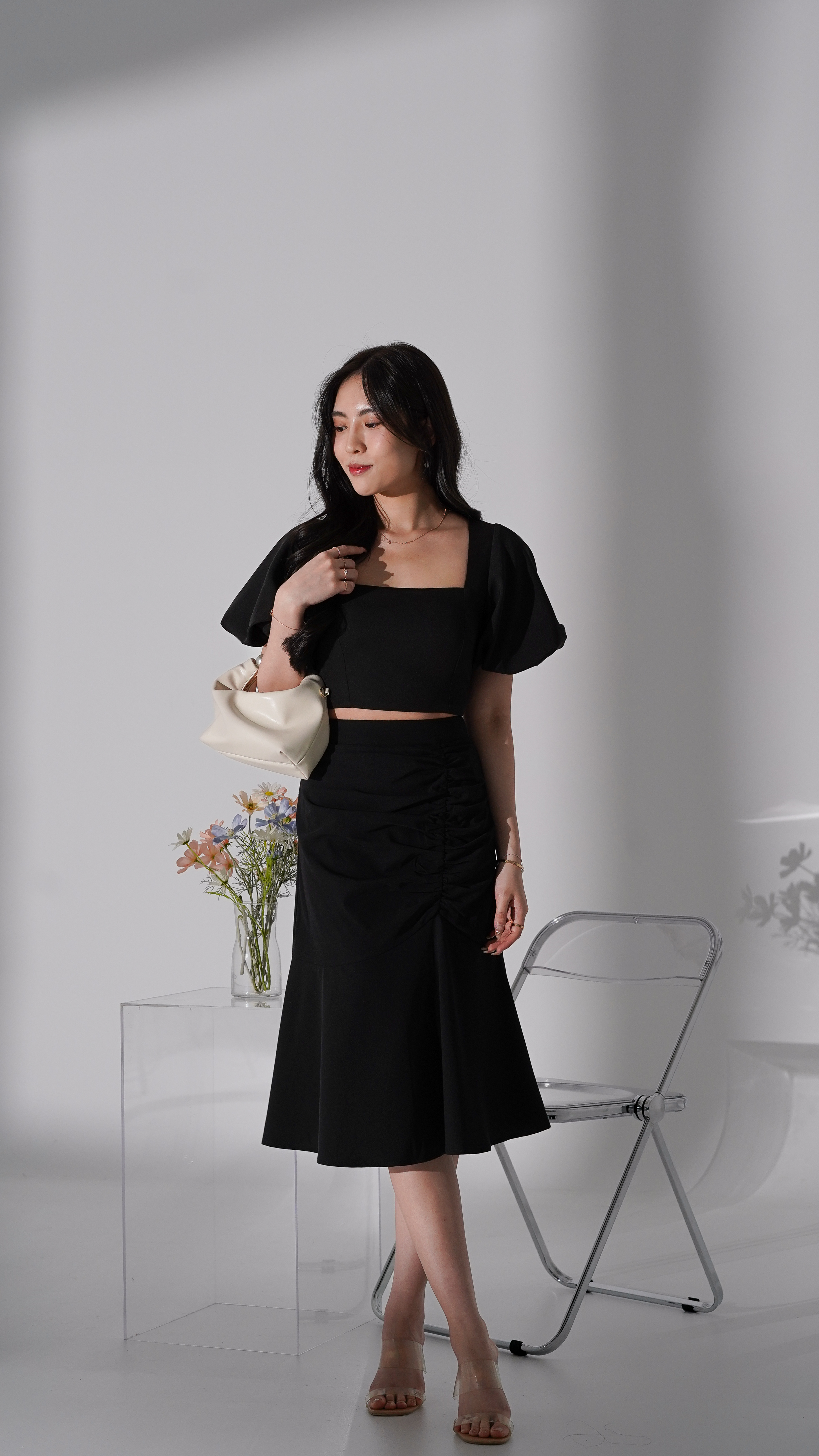 Short black midi clearance skirt