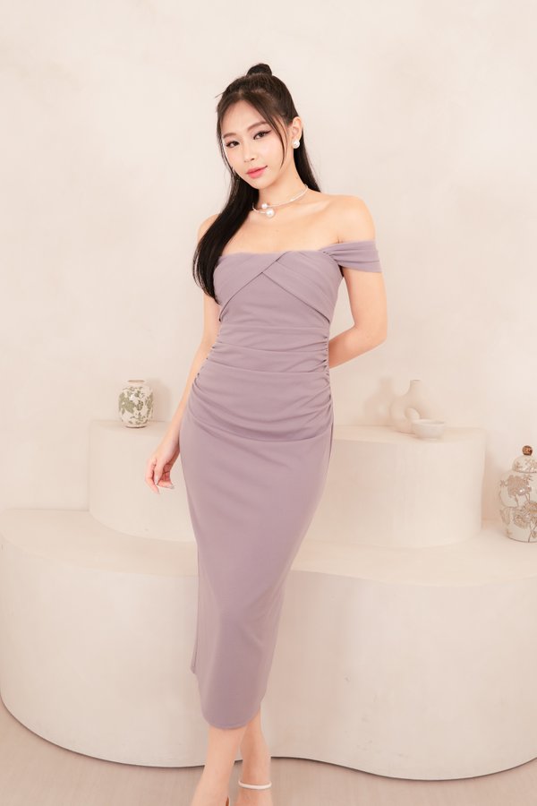 Evelyn Padded Off Shoulder Midi Dress In Dusty Lilac