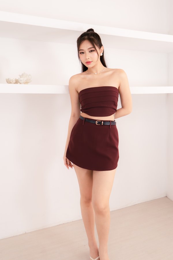 Faith Belted Curve Hem Skorts in Maroon
