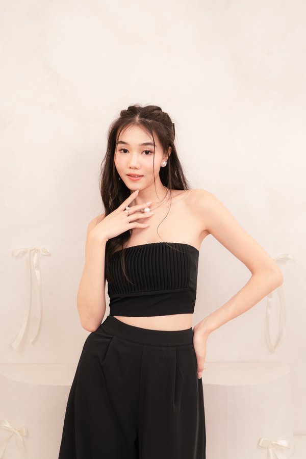 Medith Pleated Top in Black