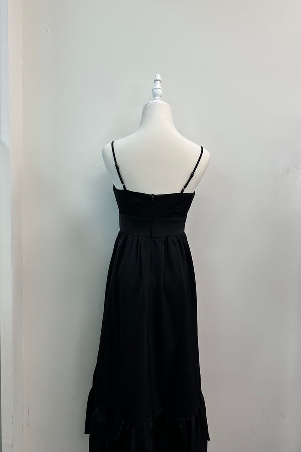 Leanne Straight Neck Midi Dress in Black