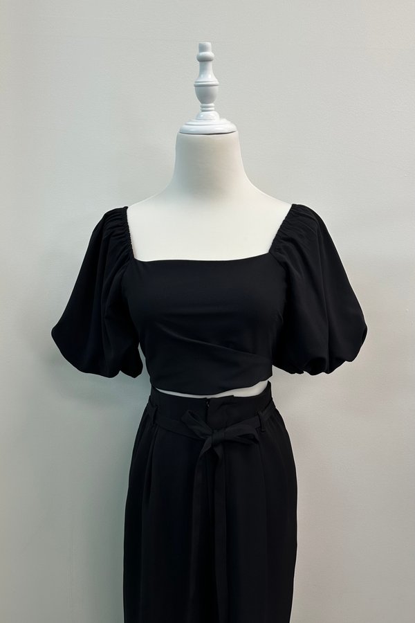 Averyl Bubble Sleeve Side Ruched Top in Black