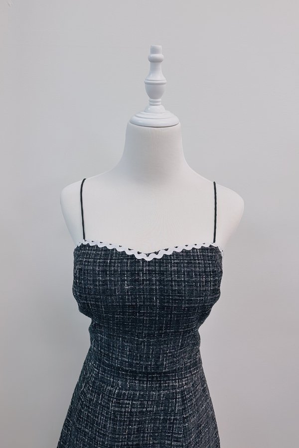 Milly Outline Trimming Tweed Top in Black with White Threads