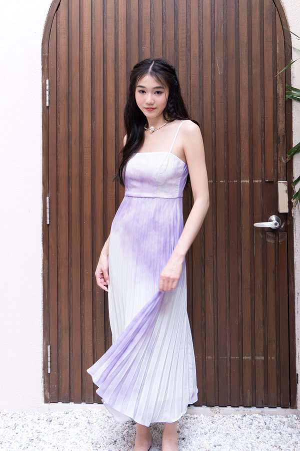 Shayna Pleated Midi Dress in Lilac Clouds