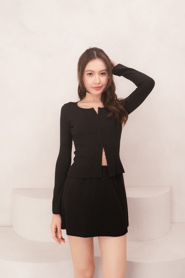 *BACKORDER* Canice Long Sleeve Ribbed Knit Top in Black