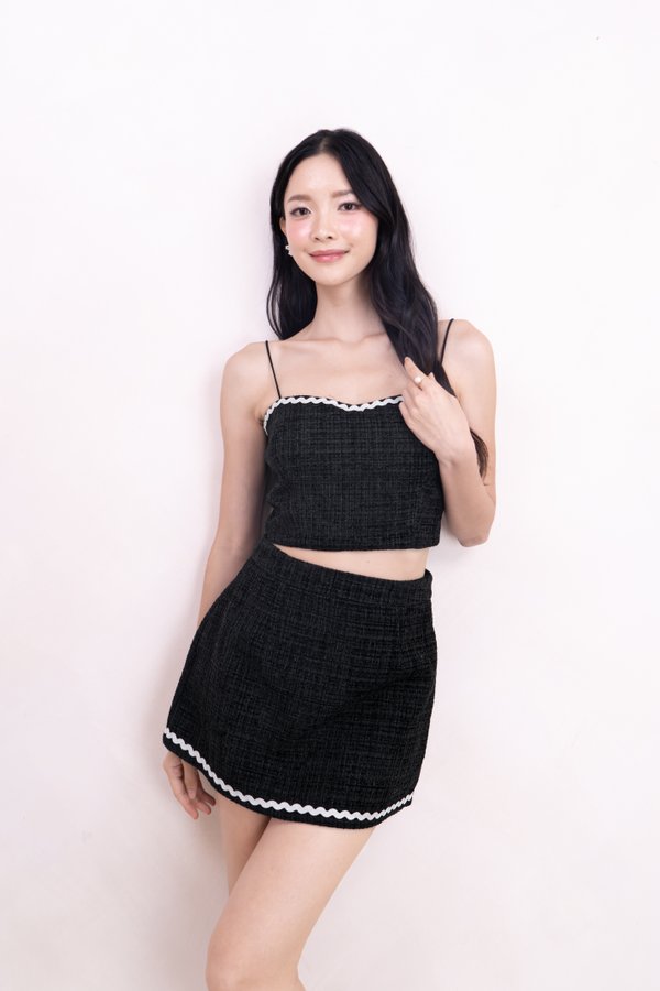 Milly Outline Trimming Tweed Top in Black