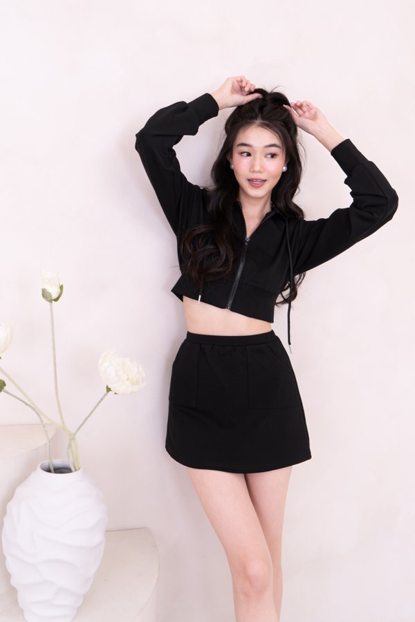 Rosella Long Sleeve Cropped Hoodie in Black