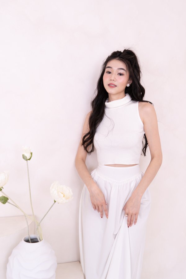 Kimmy V Waistband Maxi Skirt in White