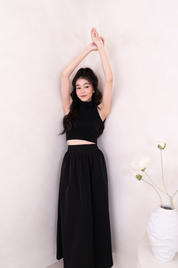 Kimmy V Waistband Maxi Skirt in Black