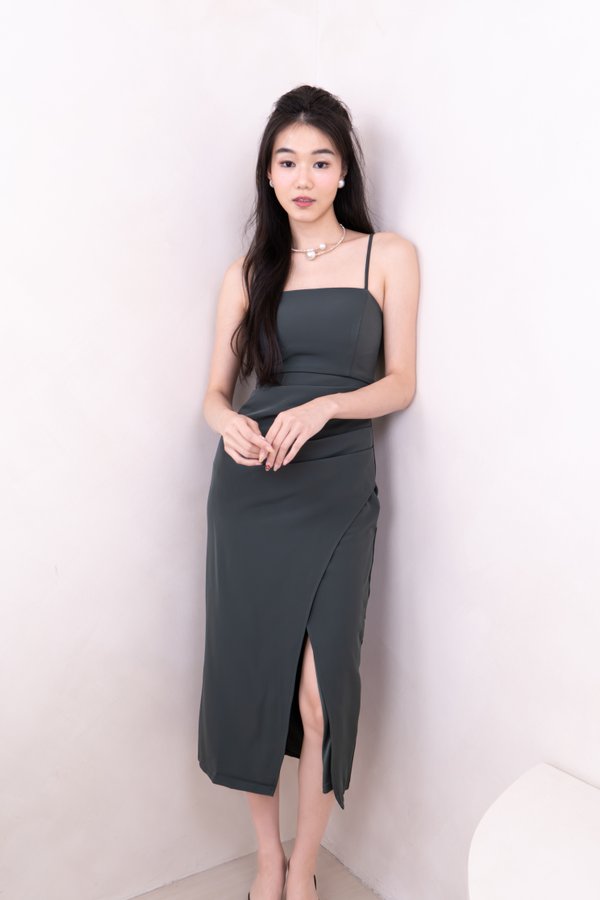 Melina Straight Neckline Midi Dress in Emerald