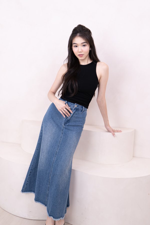 Mira Denim Maxi Skirt with Chain Belt in Dark Wash