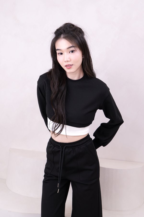 Rosella Cropped Sweatshirt in Black