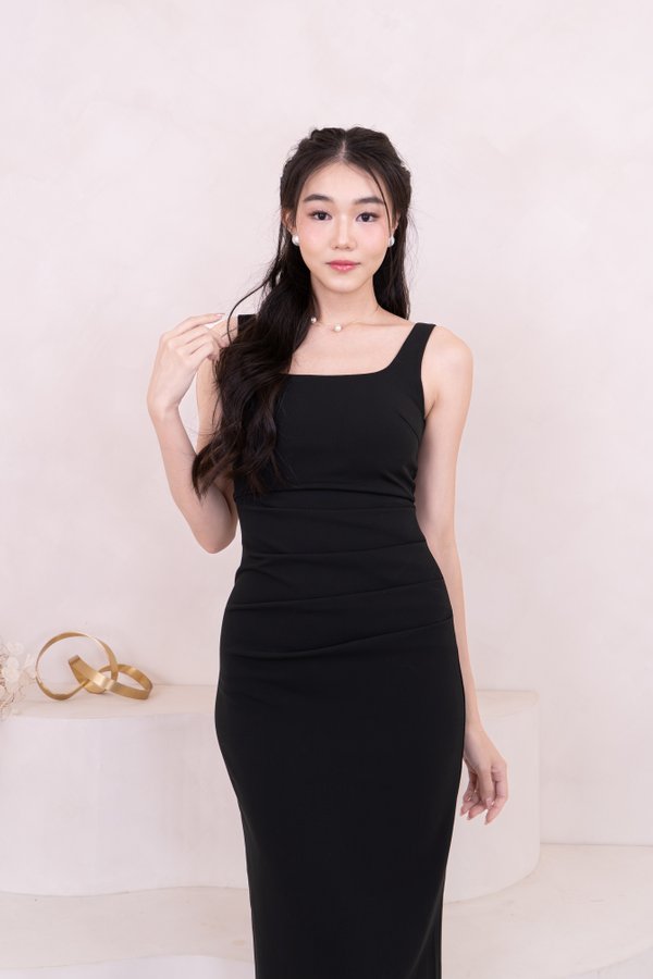 Tillie Straight Neckline Side Ruched Midi Dress in Black