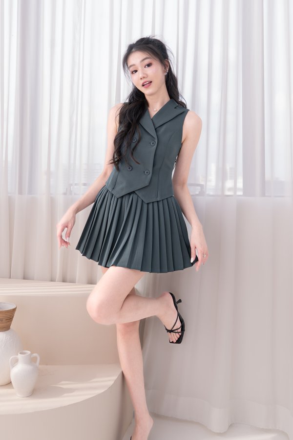 Gretta Pleated Skorts in Slate Emerald