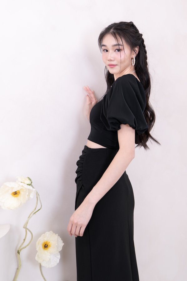 Leah Bubble Sleeve Top in Black