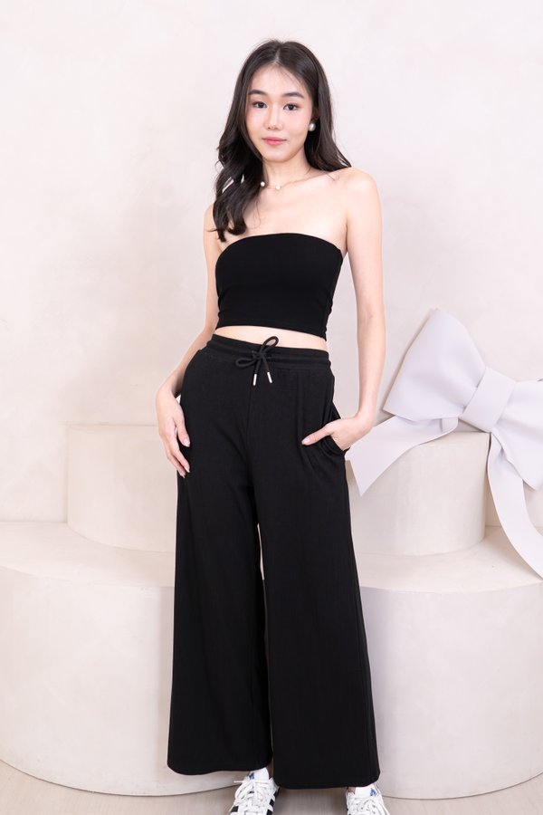 (BARE/BASIC) Lola Straight Neckline Cropped Tube Top in Black