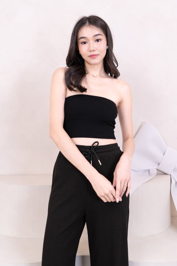 (BARE/BASIC) Lola Straight Neckline Cropped Tube Top in Black