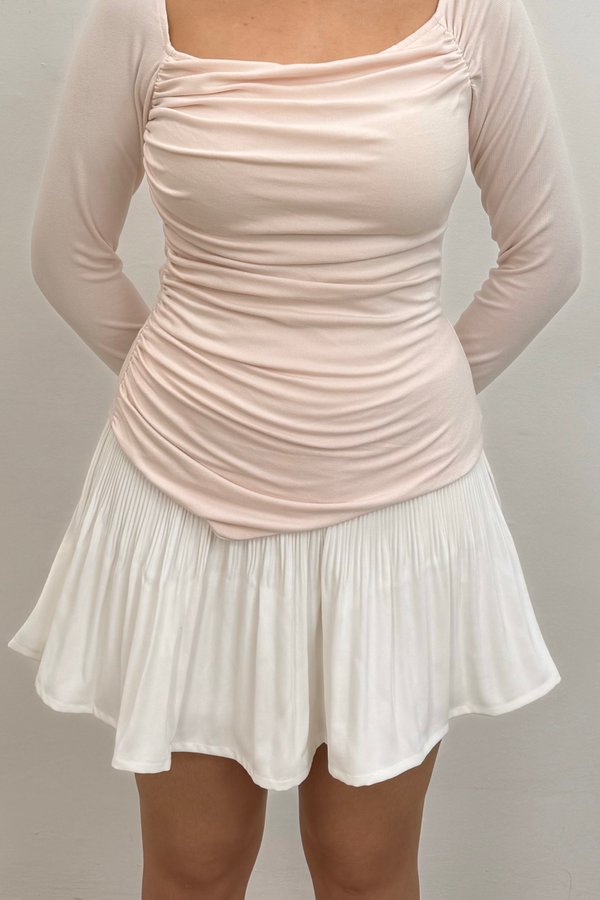 L523 Layla Asymmetrical Neckline Ruched Long Sleeve Top in Ivory Beige