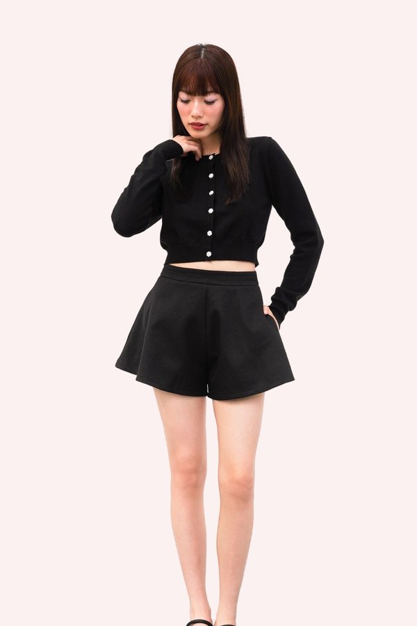 *Petite* L580 Caitlin Shorts in Black