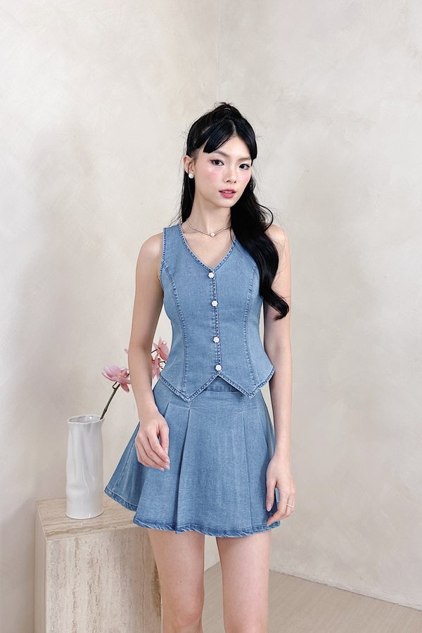 L599 Gracias Denim Vest Top in Mid Wash