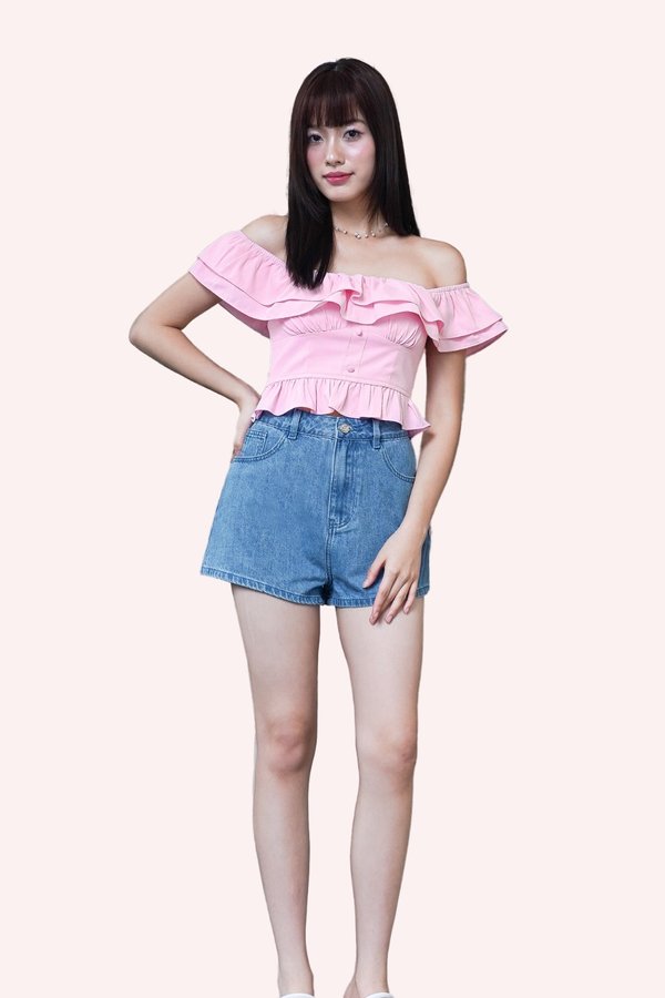 *Petite* L650 Brielle Camellia Button Denim Shorts in Mid Wash