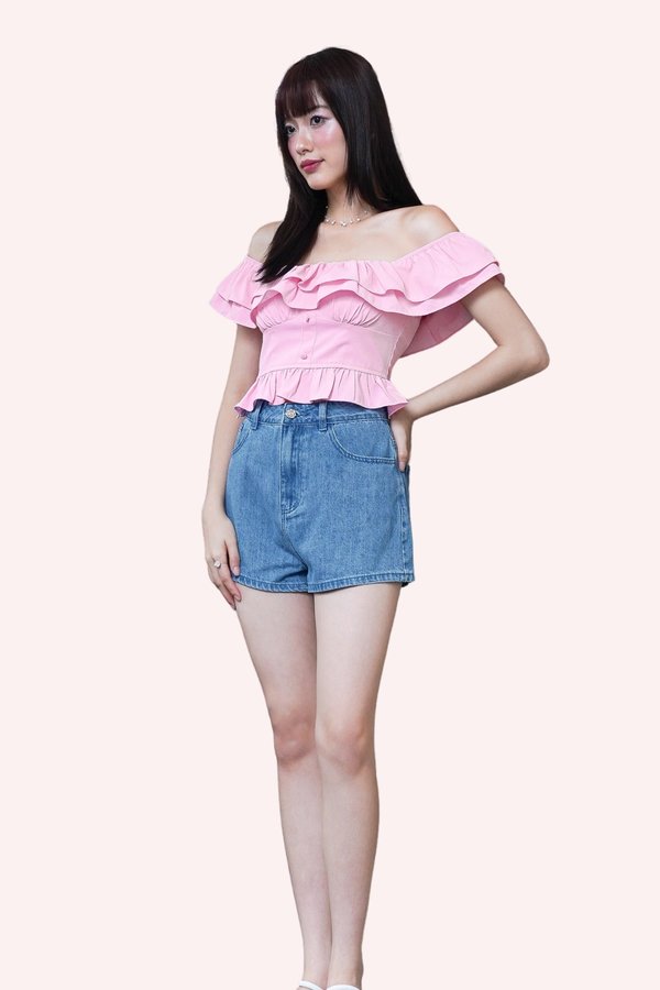 *Petite* L650 Brielle Camellia Button Denim Shorts in Mid Wash