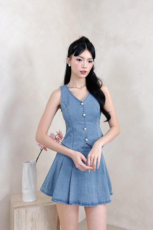 L599 Gracias Denim Vest Top in Mid Wash