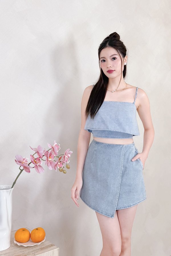 Gelina Denim Top in Light Wash