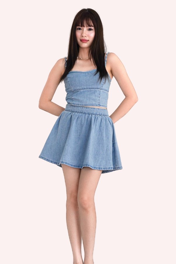 L611 Zen Denim Skorts in Light Wash