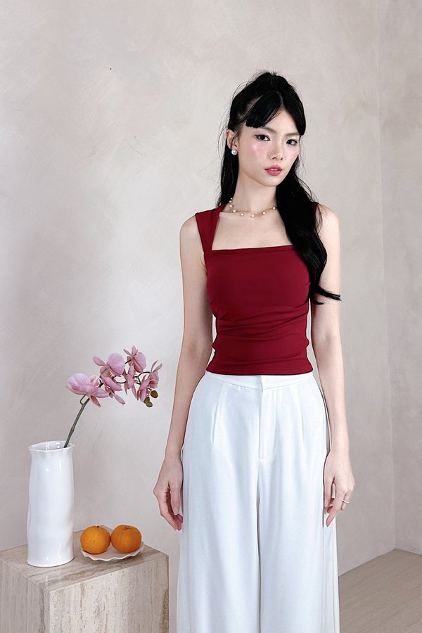 (BARE/BASIC) Gloribel Square Neckline Ruched Top in Maroon