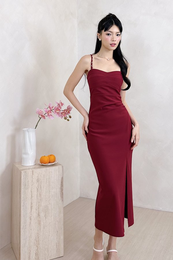 L660 Evelyn Side Ruched Front Slit Midi Dress in Maroon