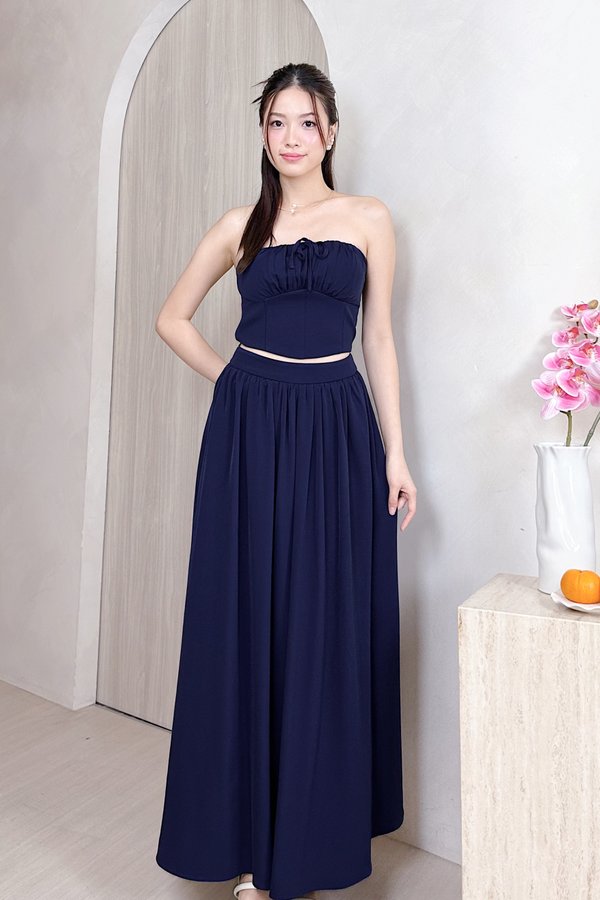 *Regular* Elias Midi Skirt in Navy