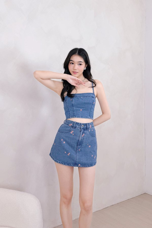 L605 Haisley Straight Neckline Denim Top in Mid Wash Floral