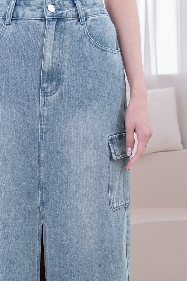 *Petite* Ginny Cargo Denim Skirt in Mid Wash