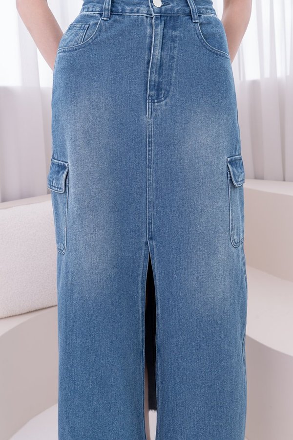 *Petite* Ginny Cargo Denim Skirt in Dark Wash