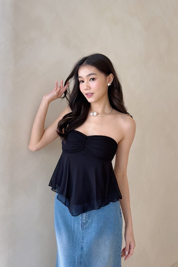 Amber Sweetheart Neckline Ruched Top in Black