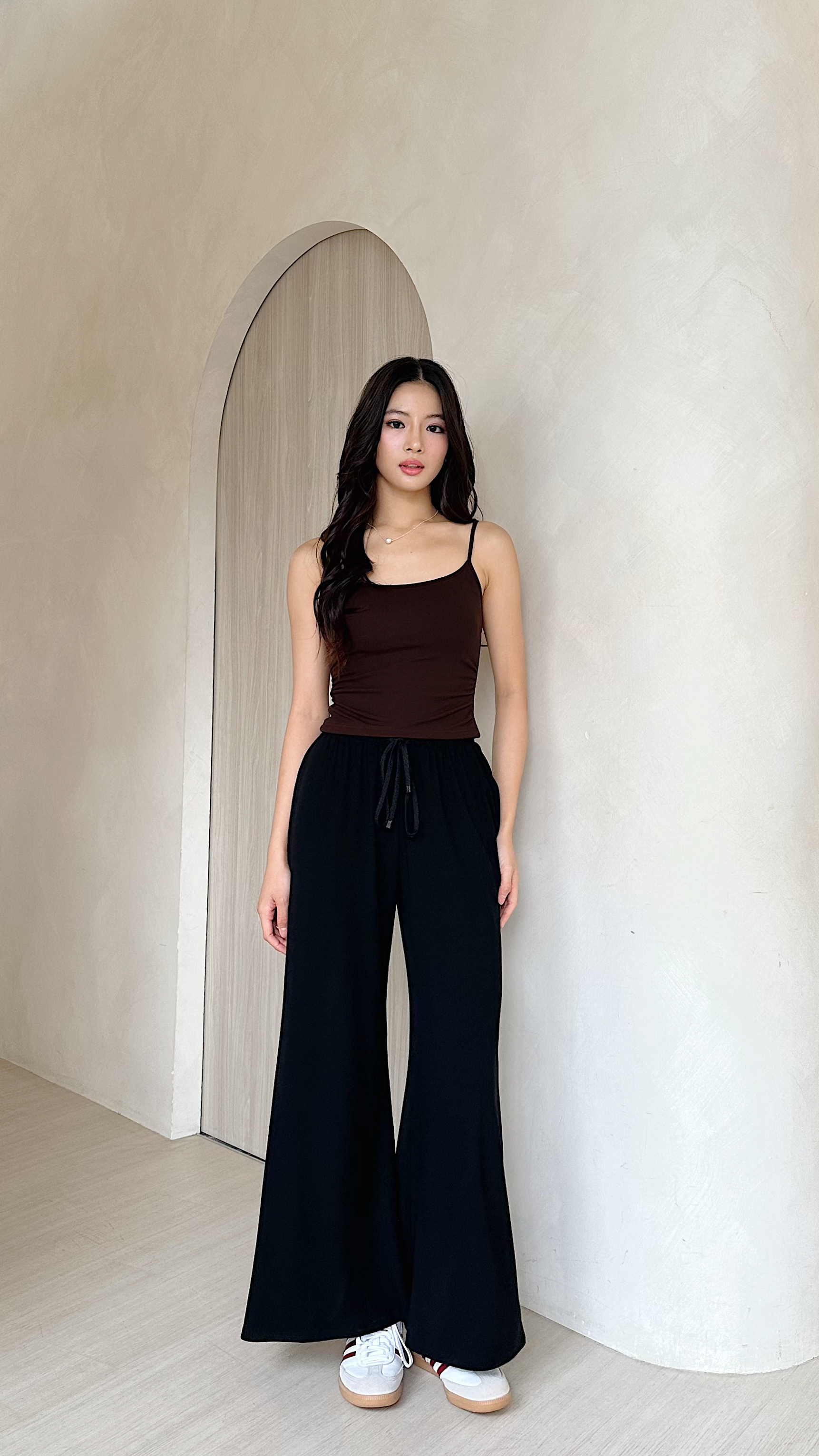 BARE/MOCHI) *Petite* Abi Joggers in Black | Mikayla