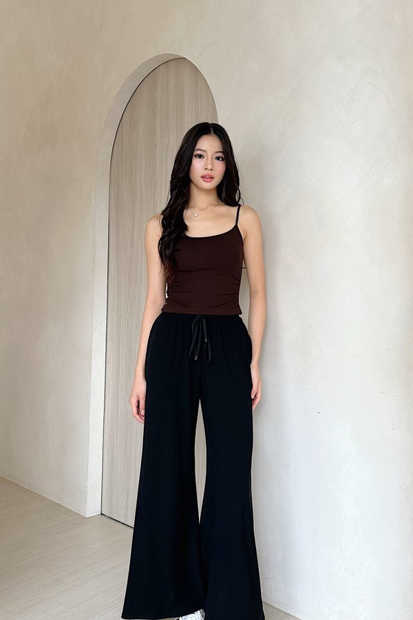 *PREORDER 2* (BARE/MOCHI) *Petite* Abi Joggers in Black