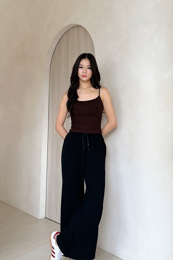 *PREORDER 2* (BARE/MOCHI) *Petite* Abi Joggers in Black