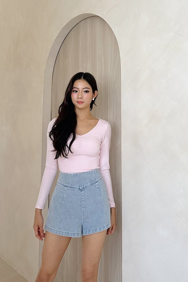 *PRE-ORDER* Cataleya V Waist Denim Shorts in Light Wash