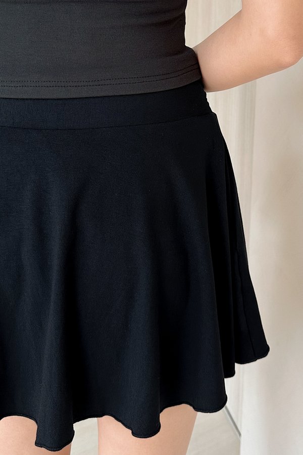 *PO: MID AUG* (BARE/MOCHI) Ri Ruched Skorts in Chocolate