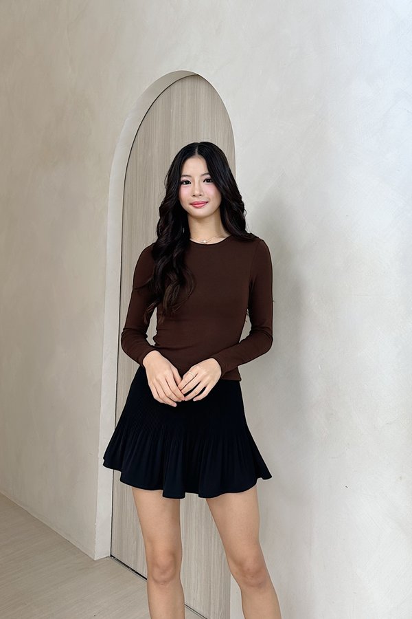 *PO: ETA MID JUL* (BARE/BASIC) Francisca V2 Long Sleeve Baby Tee in Chocolate