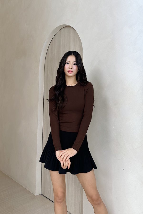 *PO: ETA MID JUL* (BARE/BASIC) Francisca V2 Long Sleeve Baby Tee in Chocolate