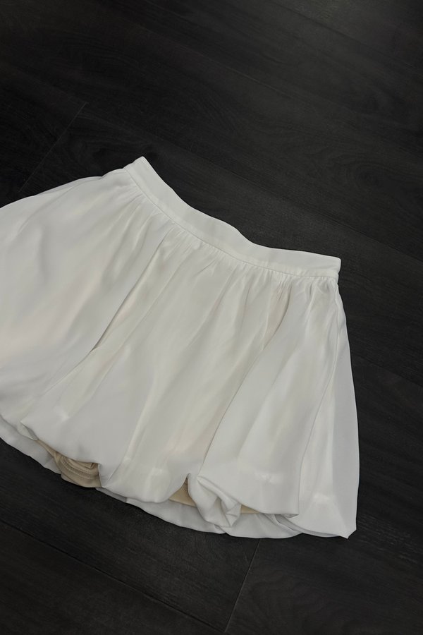 Tulie Bubble Skorts in White