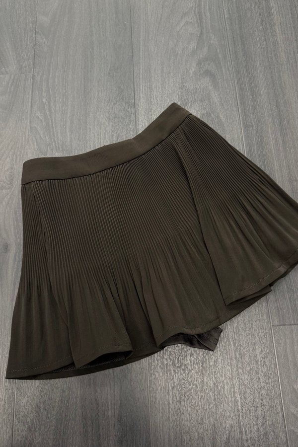 *PRE-ORDER* Tiana Micro Pleated Ruffles Skorts in Dark Chocolate