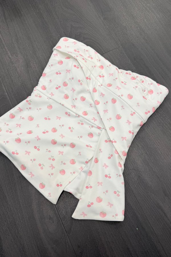 *PRE-ORDER* Imelda V3 Padded Mesh Side Slit Peplum Top in Pink Printed Berries