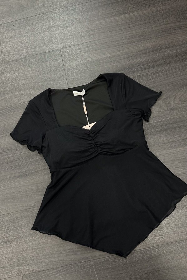 *PRE-ORDER* Liara Ruched Babydoll Sleeved Top in Black