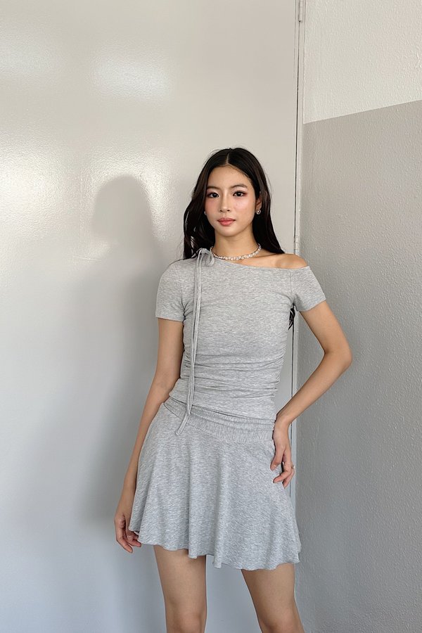 (BARE/BASIC) Zoe Side Ruched Sleeve Top in Heather Grey