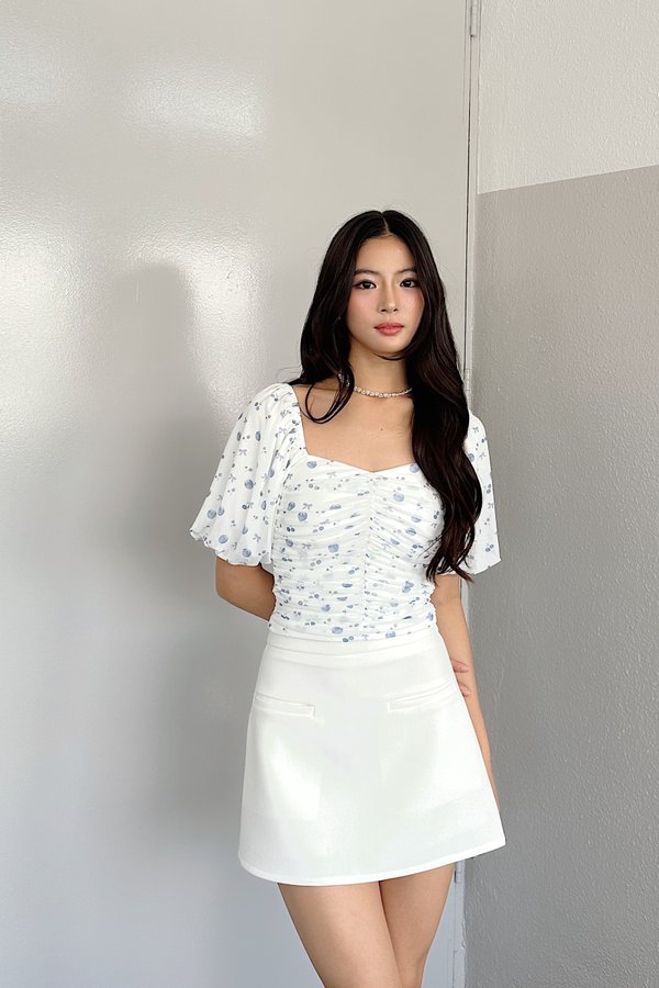 Soelle Bubble Sleeve Mesh Top in Blue Printed Berries